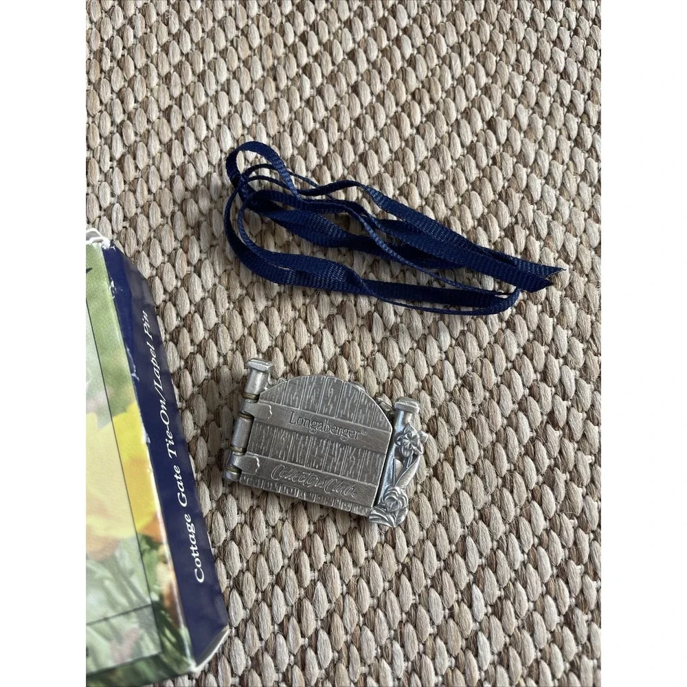 Longaberger Basket Collectors Club Cottage Gate Tie On Lapel Pin